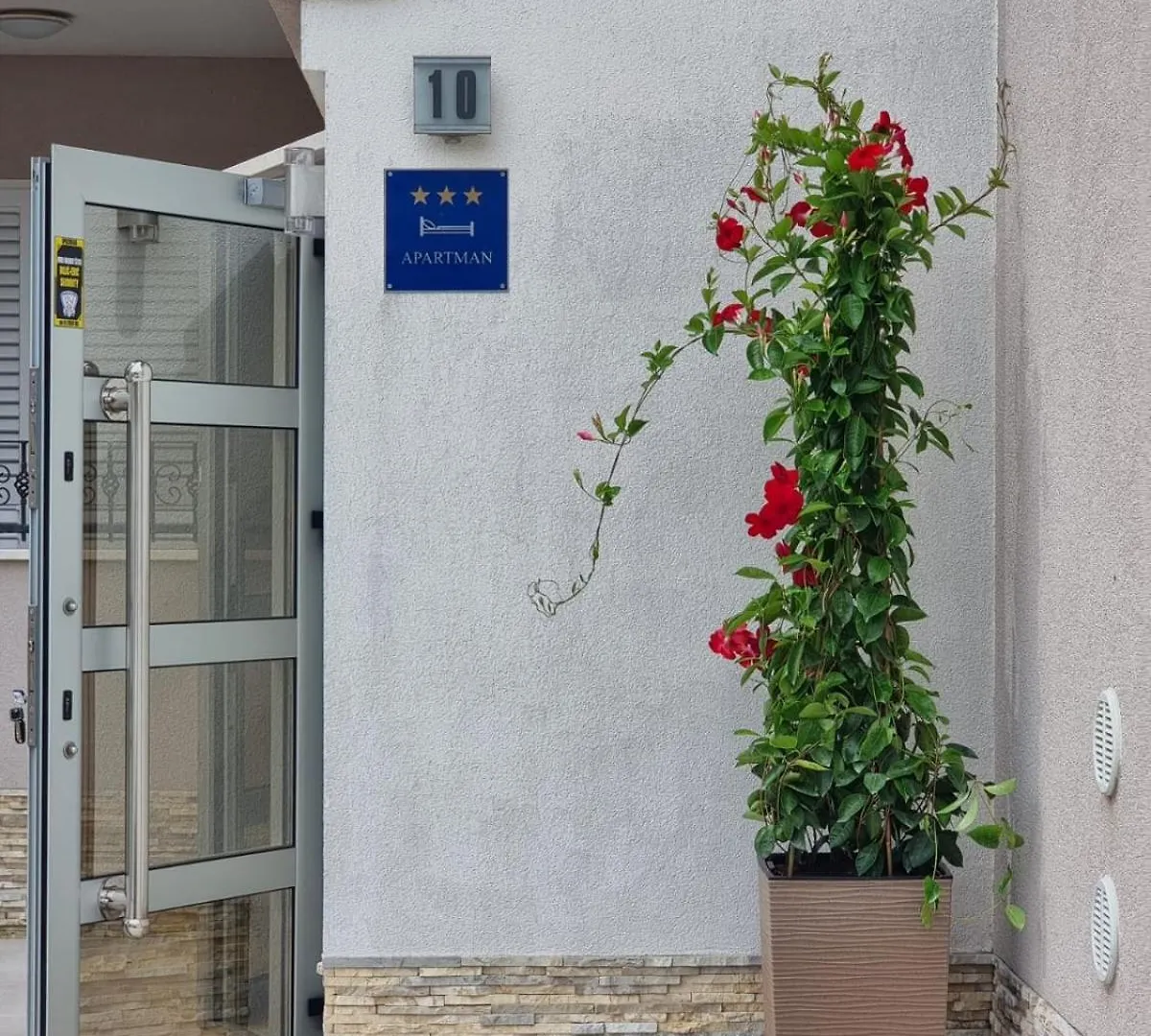 Vila Bonbon 2 بيوغْغاد نا موغو 0*,